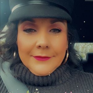 Meet your Posher, Adriana